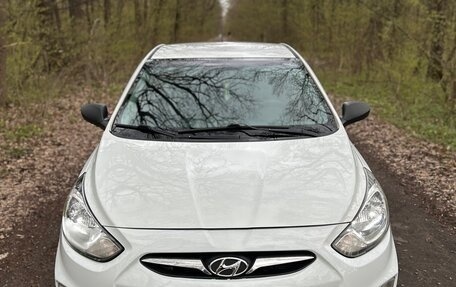 Hyundai Solaris II рестайлинг, 2012 год, 615 000 рублей, 5 фотография