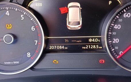 Volkswagen Touareg III, 2015 год, 2 500 000 рублей, 10 фотография