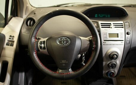 Toyota Yaris III рестайлинг, 2006 год, 450 000 рублей, 20 фотография