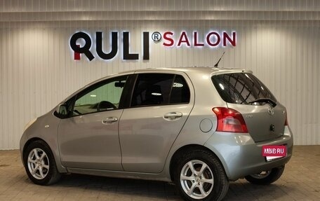 Toyota Yaris III рестайлинг, 2006 год, 450 000 рублей, 8 фотография