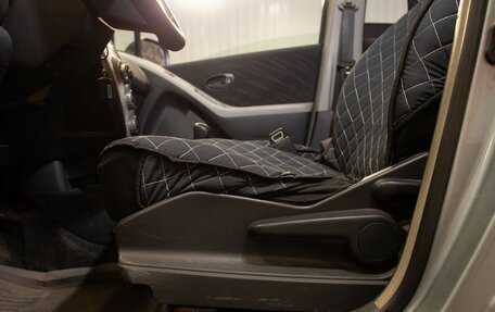 Toyota Yaris III рестайлинг, 2006 год, 450 000 рублей, 31 фотография