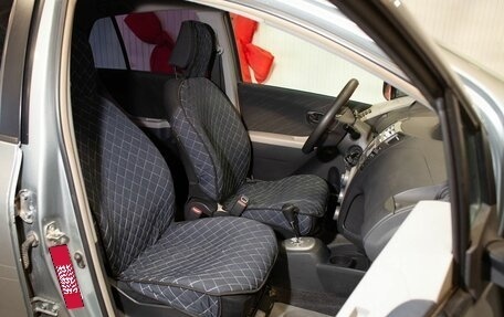 Toyota Yaris III рестайлинг, 2006 год, 450 000 рублей, 29 фотография