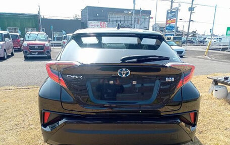 Toyota C-HR I рестайлинг, 2018 год, 1 540 000 рублей, 10 фотография