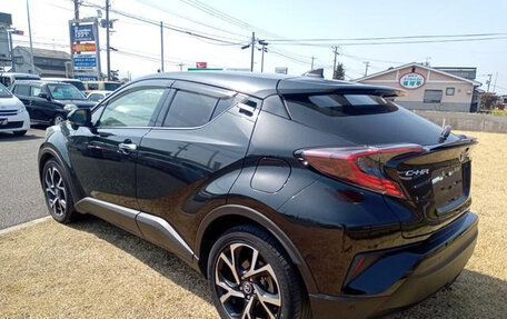 Toyota C-HR I рестайлинг, 2018 год, 1 540 000 рублей, 14 фотография