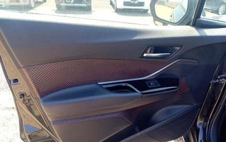 Toyota C-HR I рестайлинг, 2018 год, 1 540 000 рублей, 34 фотография