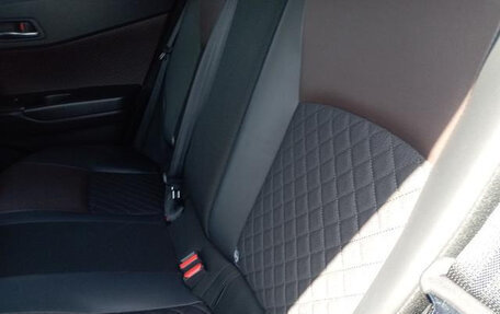 Toyota C-HR I рестайлинг, 2018 год, 1 540 000 рублей, 28 фотография