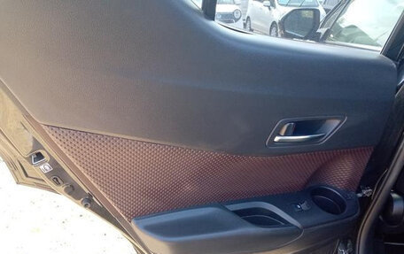 Toyota C-HR I рестайлинг, 2018 год, 1 540 000 рублей, 32 фотография