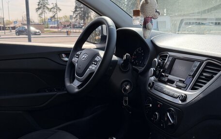 Hyundai Solaris II рестайлинг, 2019 год, 1 080 000 рублей, 14 фотография
