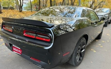 Dodge Challenger III рестайлинг 2, 2022 год, 4 850 000 рублей, 1 фотография