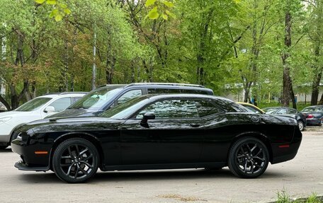 Dodge Challenger III рестайлинг 2, 2022 год, 4 850 000 рублей, 8 фотография