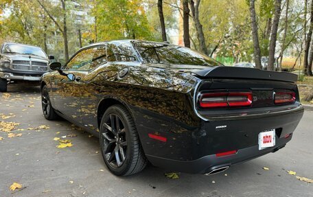 Dodge Challenger III рестайлинг 2, 2022 год, 4 850 000 рублей, 11 фотография