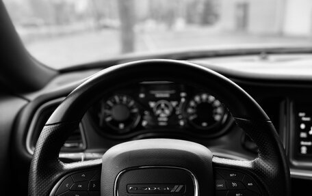 Dodge Challenger III рестайлинг 2, 2022 год, 4 850 000 рублей, 16 фотография