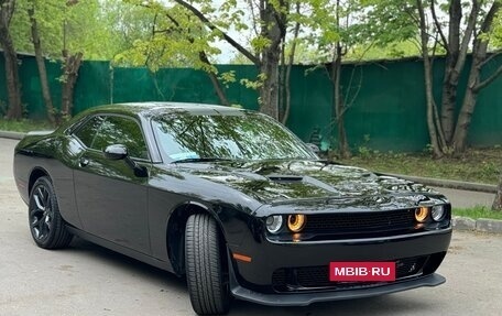 Dodge Challenger III рестайлинг 2, 2022 год, 4 850 000 рублей, 6 фотография