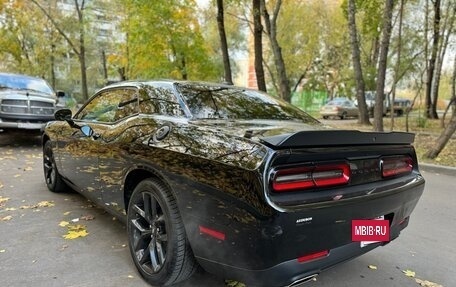 Dodge Challenger III рестайлинг 2, 2022 год, 4 850 000 рублей, 20 фотография