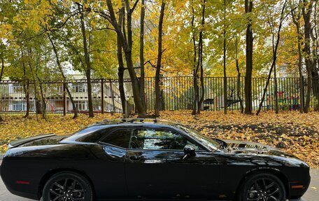 Dodge Challenger III рестайлинг 2, 2022 год, 4 850 000 рублей, 27 фотография
