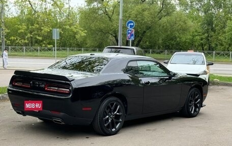 Dodge Challenger III рестайлинг 2, 2022 год, 4 850 000 рублей, 32 фотография