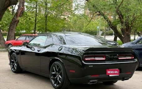Dodge Challenger III рестайлинг 2, 2022 год, 4 850 000 рублей, 31 фотография