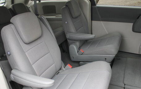 Chrysler Voyager IV, 2008 год, 1 197 000 рублей, 13 фотография