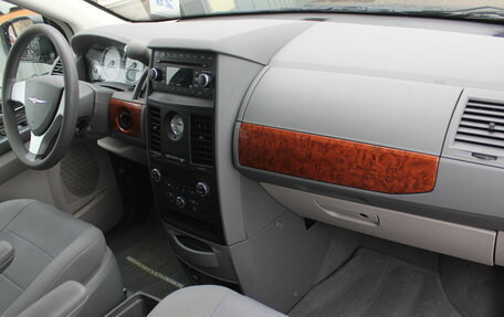 Chrysler Voyager IV, 2008 год, 1 197 000 рублей, 11 фотография