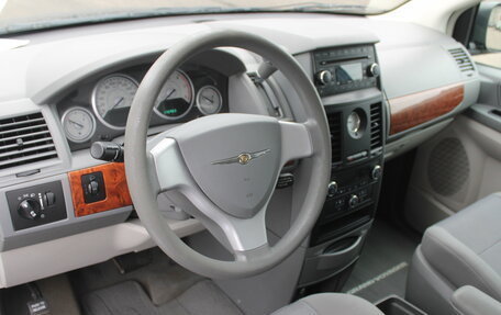 Chrysler Voyager IV, 2008 год, 1 197 000 рублей, 10 фотография