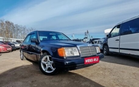Mercedes-Benz W124, 1990 год, 320 000 рублей, 1 фотография