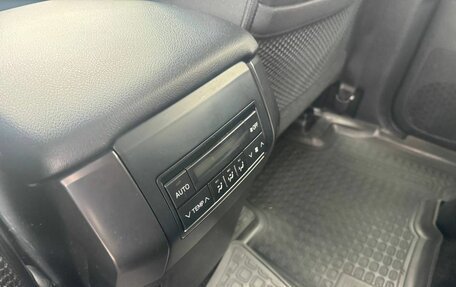 Toyota Land Cruiser Prado 150 рестайлинг 2, 2018 год, 4 880 000 рублей, 6 фотография