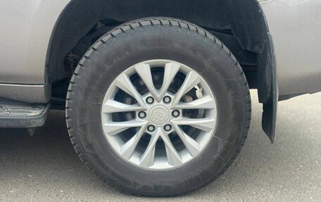 Toyota Land Cruiser Prado 150 рестайлинг 2, 2018 год, 4 880 000 рублей, 5 фотография