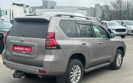 Toyota Land Cruiser Prado 150 рестайлинг 2, 2018 год, 4 880 000 рублей, 3 фотография