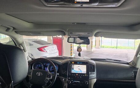 Toyota Land Cruiser 200, 2011 год, 2 900 000 рублей, 9 фотография