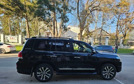 Toyota Land Cruiser 200, 2017 год, 8 399 999 рублей, 3 фотография