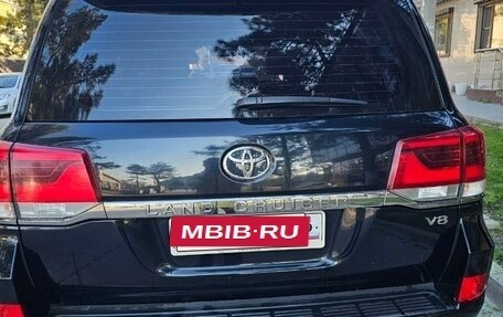 Toyota Land Cruiser 200, 2017 год, 8 399 999 рублей, 4 фотография