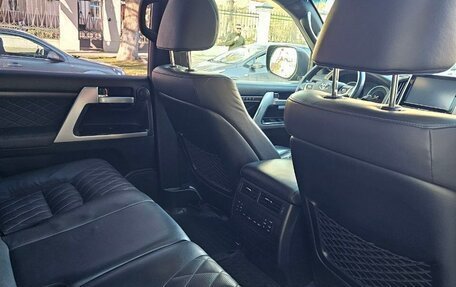 Toyota Land Cruiser 200, 2017 год, 8 399 999 рублей, 9 фотография