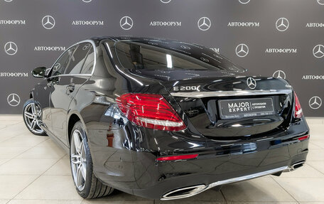 Mercedes-Benz E-Класс, 2019 год, 3 850 000 рублей, 7 фотография