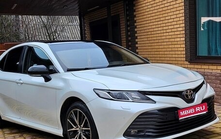 Toyota Camry, 2019 год, 2 500 000 рублей, 1 фотография