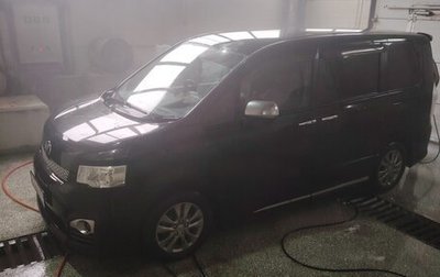 Toyota Voxy II, 2012 год, 1 700 000 рублей, 1 фотография