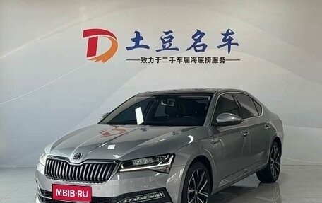 Skoda Superb III рестайлинг, 2023 год, 2 000 000 рублей, 1 фотография