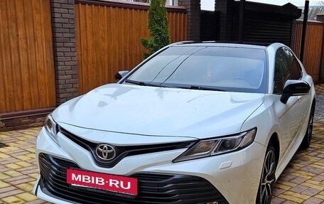 Toyota Camry, 2019 год, 2 500 000 рублей, 2 фотография