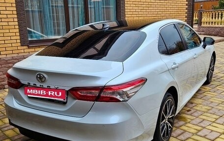 Toyota Camry, 2019 год, 2 500 000 рублей, 4 фотография