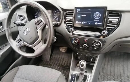 Hyundai Solaris II рестайлинг, 2021 год, 1 440 000 рублей, 8 фотография