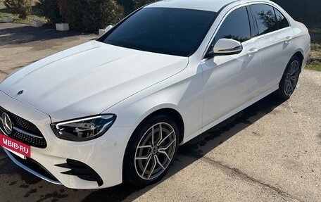 Mercedes-Benz E-Класс, 2020 год, 6 350 000 рублей, 2 фотография