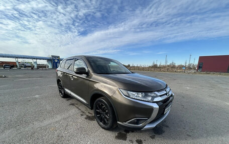 Mitsubishi Outlander III рестайлинг 3, 2015 год, 1 400 000 рублей, 3 фотография