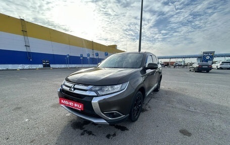 Mitsubishi Outlander III рестайлинг 3, 2015 год, 1 400 000 рублей, 2 фотография