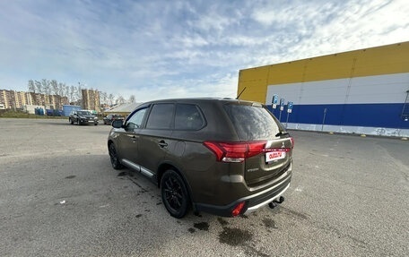 Mitsubishi Outlander III рестайлинг 3, 2015 год, 1 400 000 рублей, 7 фотография