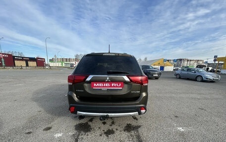Mitsubishi Outlander III рестайлинг 3, 2015 год, 1 400 000 рублей, 8 фотография