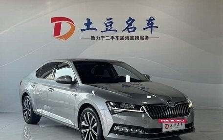 Skoda Superb III рестайлинг, 2023 год, 2 000 000 рублей, 3 фотография