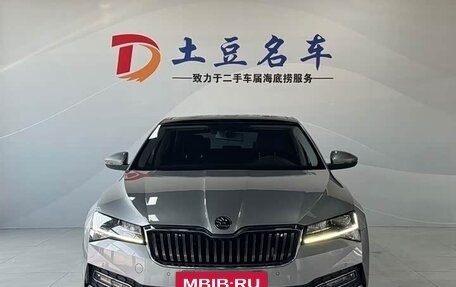 Skoda Superb III рестайлинг, 2023 год, 2 000 000 рублей, 2 фотография