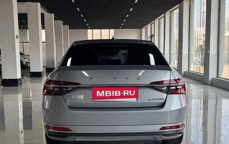 Skoda Superb III рестайлинг, 2023 год, 2 000 000 рублей, 4 фотография
