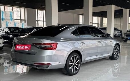 Skoda Superb III рестайлинг, 2023 год, 2 000 000 рублей, 6 фотография