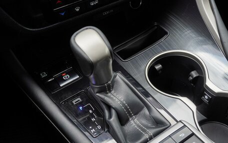 Lexus RX IV рестайлинг, 2019 год, 4 360 000 рублей, 17 фотография