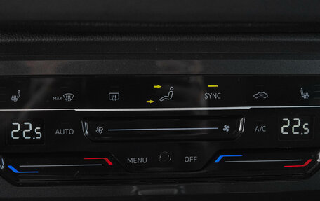 Volkswagen Tiguan II, 2021 год, 2 849 000 рублей, 20 фотография